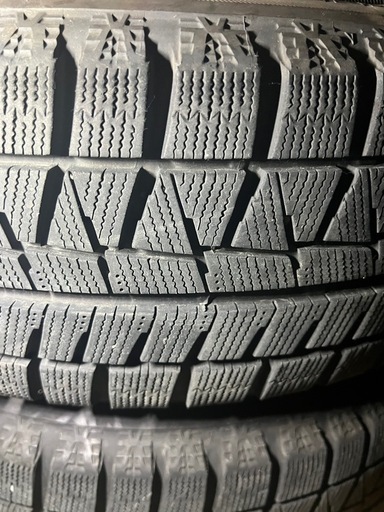 205/60r16スタッドレスタイヤbridgetone41週2022年製とアルミホイール4本