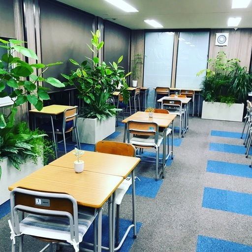 学習塾や様々な教室など、すぐ始められる、内装と装備をお譲り致します。