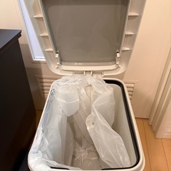 ゴミ箱 2段階オープン式の画像