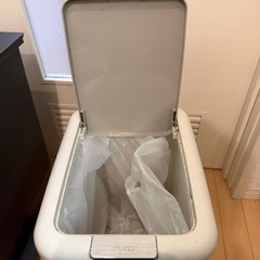 ゴミ箱 2段階オープン式の画像