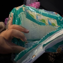 オムツ  開封済みの画像