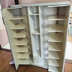 食器棚、キャビネット、下駄箱、ドレッサー差し上げます。ただし取りにきてくださる方の画像