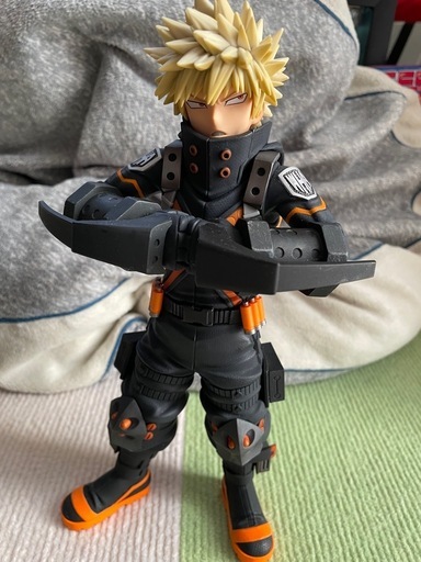 爆豪　フィギュア