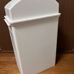 ゴミ箱の画像