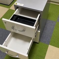 3段ワゴン　2台セット　（鍵なし）の画像