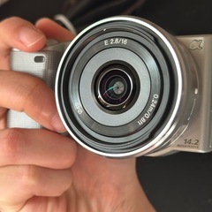 ソニー ミラーレス一眼カメラNEX-5 SONY E 2.8/16 単焦点レンズの画像
