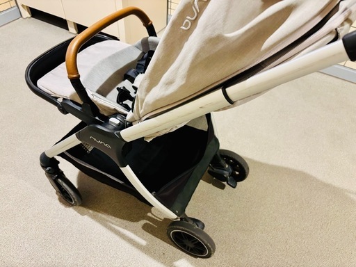 【トリヴ】【nuna】ベビーカー　新生児からOK　