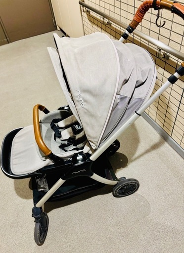 【トリヴ】【nuna】ベビーカー　新生児からOK　