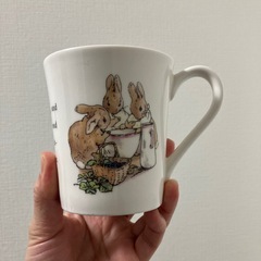 ピーターラビットのコップの画像