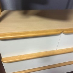 多機能クローゼットとミラーのセットの画像