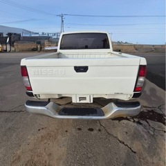 ダットサントラックディーゼル！5人乗りダブルキャブ 4WD 積載550kgの画像