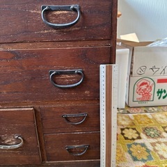 レトロな小箪笥の画像