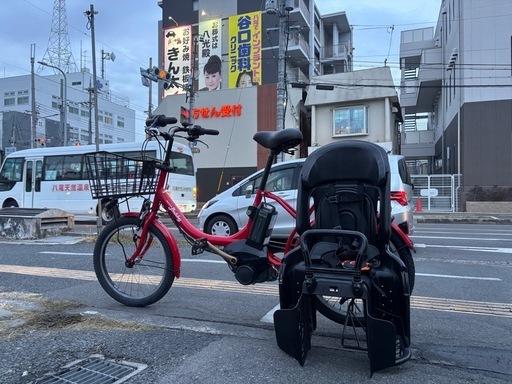 100中古20㌅YAMAHA電動アシスト自転車　8.7Ah 大阪　100