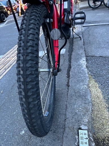 100中古20㌅YAMAHA電動アシスト自転車　8.7Ah 大阪　100