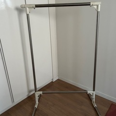 【4点無料】IKEAデスク⭐︎サイドデーブル⭐︎キックボード⭐︎パイプハンガーの画像