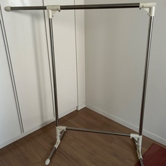 【4点無料】IKEAデスク⭐︎サイドデーブル⭐︎キックボード⭐︎パイプハンガーの画像