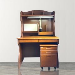 美品　良質　勉強机　椅子付き　ライト付き
の画像