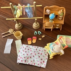 【美品、追加グッズ付き】はじめてのシルバニアファミリー　赤い屋根のおうちの画像