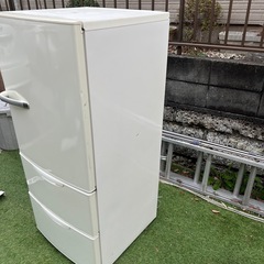 AQUA　3ドア　264L 冷蔵庫　AQR-261Bの画像