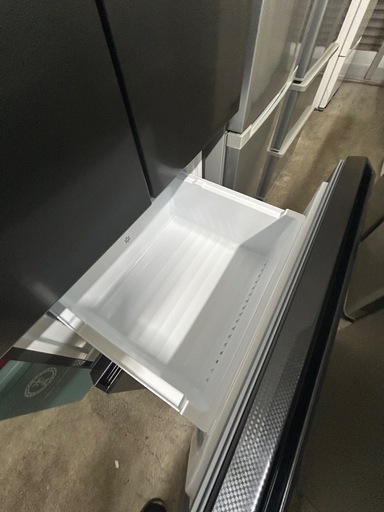アース万代店　未使用　TCL 冷蔵庫 幅62.5cm 316L 4ドア フレンチドア 観音開き ファン式 自動霜取り 野菜ケース 大容