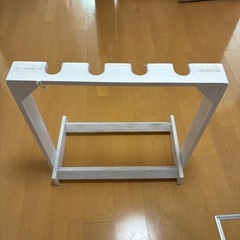 ギタースタンド　4本立て 白の画像