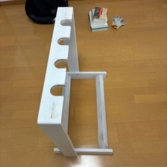 ギタースタンド　4本立て 白の画像