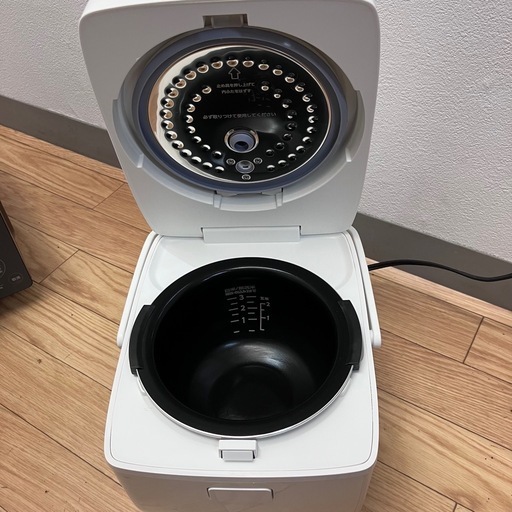 O  ?美品 はやくておいしい3合IH炊飯器 2024年製 RM-D793