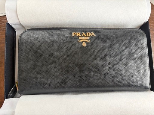 PRADA長財布　黒