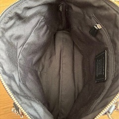 COACH グレーキャンバスショルダーバッグの画像