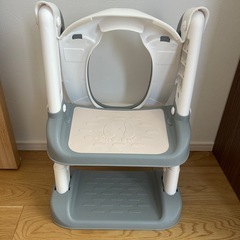 補助便座 足場付き 折り畳みの画像