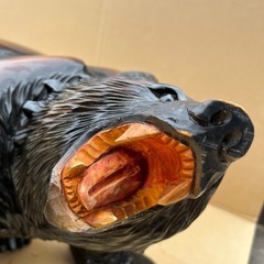 熊の木彫りの画像