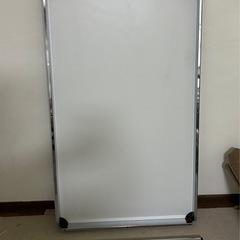 USM ハラー　テーブル　1250  ホワイト　　　使用感ありますの画像