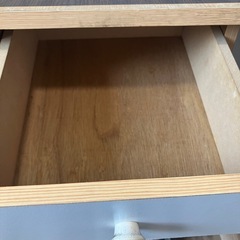 折りたたみテーブル付き収納家具の画像