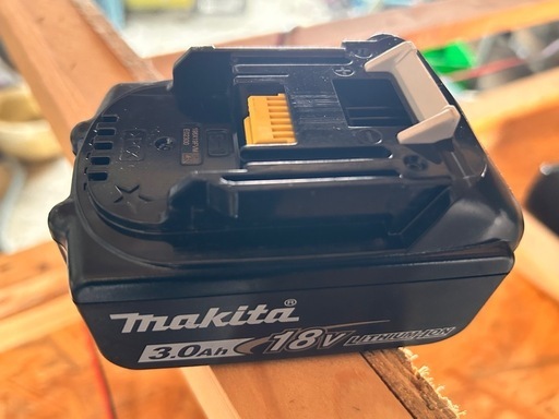 マキタ　18vバッテリー、充電器付