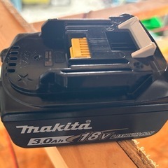 マキタ　18vバッテリー、充電器付の画像
