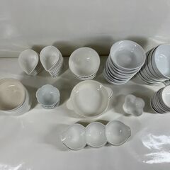 和食器 白磁 大量セット 68点 陶器製 三品皿 小鉢 中鉢 グラタン皿 取っ手付碗 飲食店 居酒屋 店舗 業務の画像