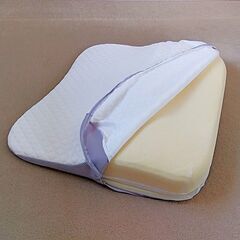 肩・首・背中を支える枕（ニトリ）の画像