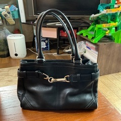 COACH（コーチ）のハンプトンズ・サッチェル（型番：8A70）の画像