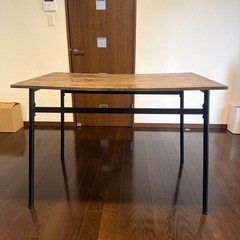 【お話中】ダイニングテーブル＋椅子三脚の画像