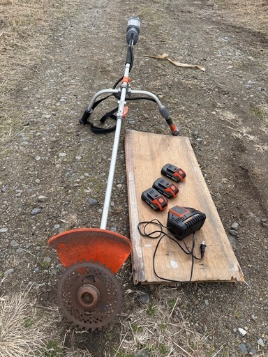 充電式草刈機 バッテリー 3つ付き