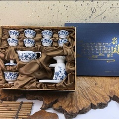 中国 茶器 自動 茶具 セット 家福精鋳 在銘 共箱 美品 染付 青花 茶海 湯呑 公道杯 煎茶椀 蓋椀 煎茶道具 煎茶器 茶道具 茶器 美術 茶漉付の画像
