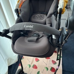 コンビ　ベビーカー　の画像