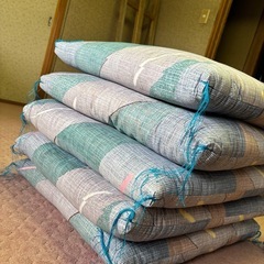 厚み8cmふかふか座布団5枚の画像