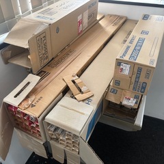 蛍光灯大量の画像