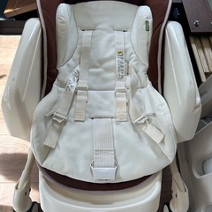 combi 電動ハイローチェア　の画像