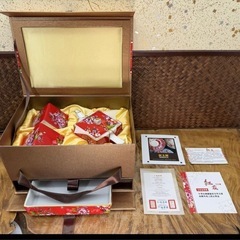 未使用品 台湾 茶器 老舗 鶯歌焼 新太源 芸術 工坊 造 紅花 四方 茶器 揃 急須 湯呑 菓子皿 4点 箱付 陶印有 煎茶道具 煎茶器 茶道具 茶壷の画像