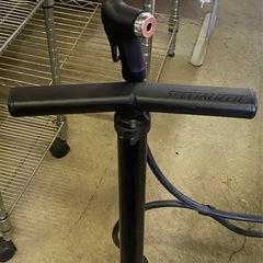 & 空気入れ　SPECIALIZED スペシャライズド air too comp　385ccの画像