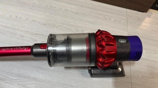 Dyson V10 fluffy ダイソン　掃除機