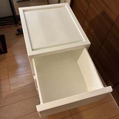 衣装ボックスの画像