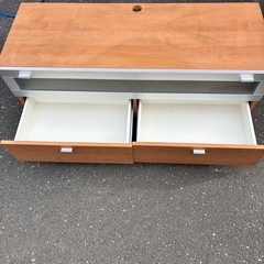 テレビ台と収納棚の画像